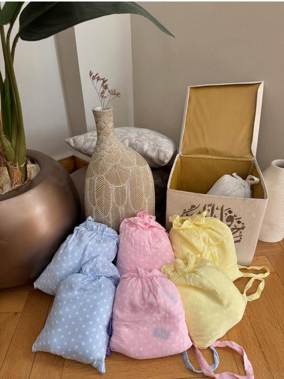 Dotted Cotton Woman Prayer Set