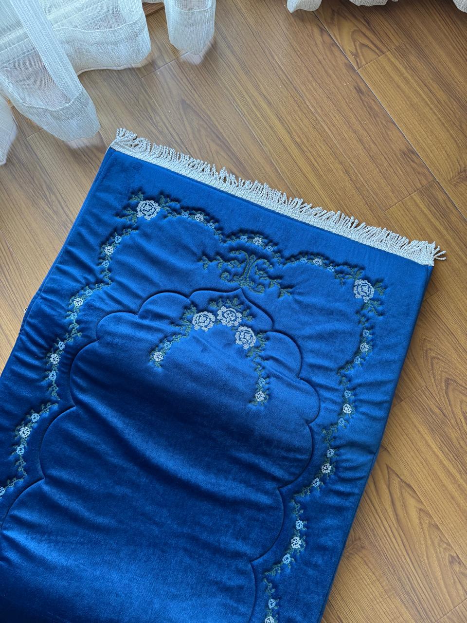 The Floral Cloud Sajda