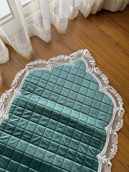 The Padded Sleek Arabesque Sajda