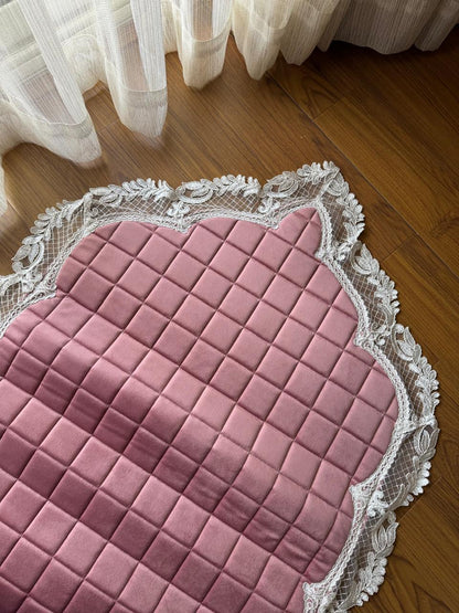 The Padded Sleek Arabesque Sajda